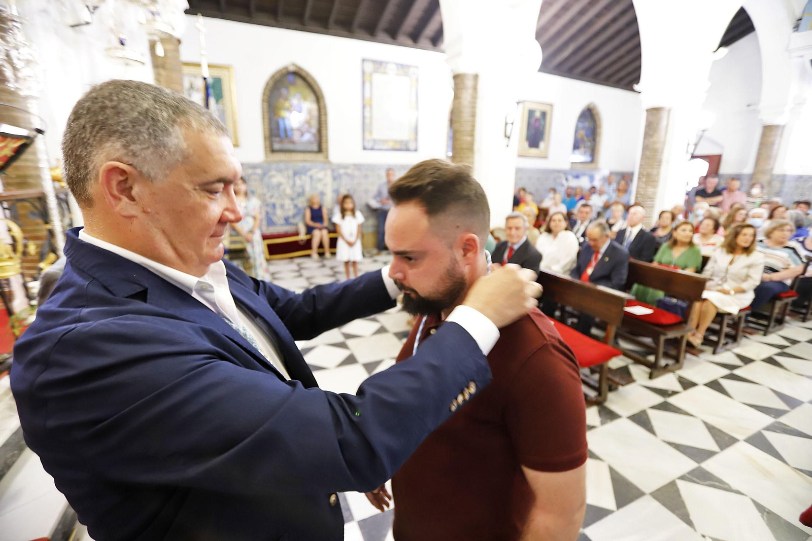 Imágenes de la Santa misa e imposición de medallas a los nuevos hermanos en la CInta