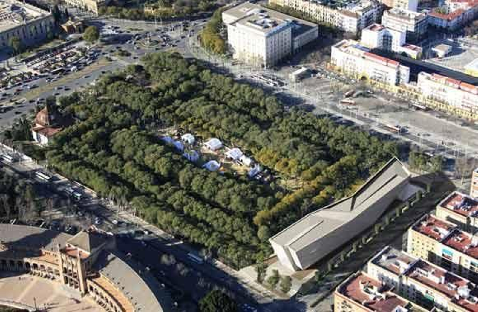 Montaño reitera la legalidad de la biblioteca del Prado y aplaude su debate en Bruselas