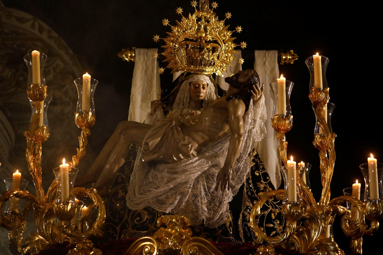 Las mejores imágenes de la hermandad de las Angustias en este Jueves Santo de Córdoba