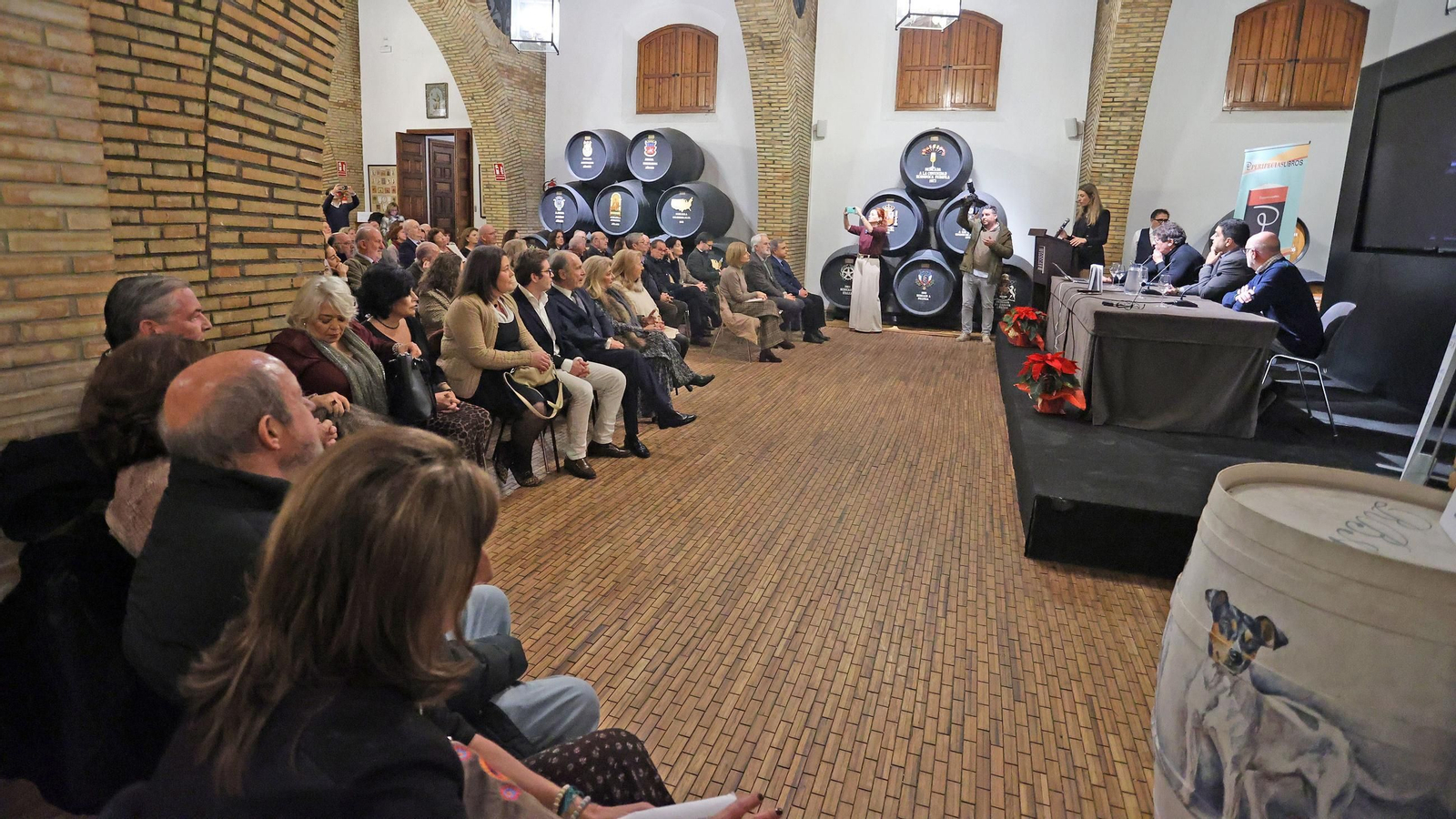 Las fotos de la presentación de 'Sorbos de sacristía', la obra póstuma de Juan Pedro Simó