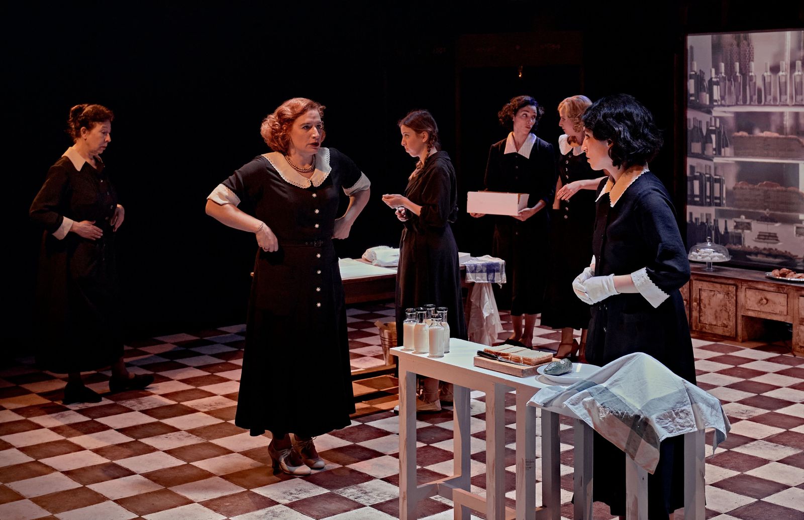 El fabuloso elenco de 'Tea Rooms'