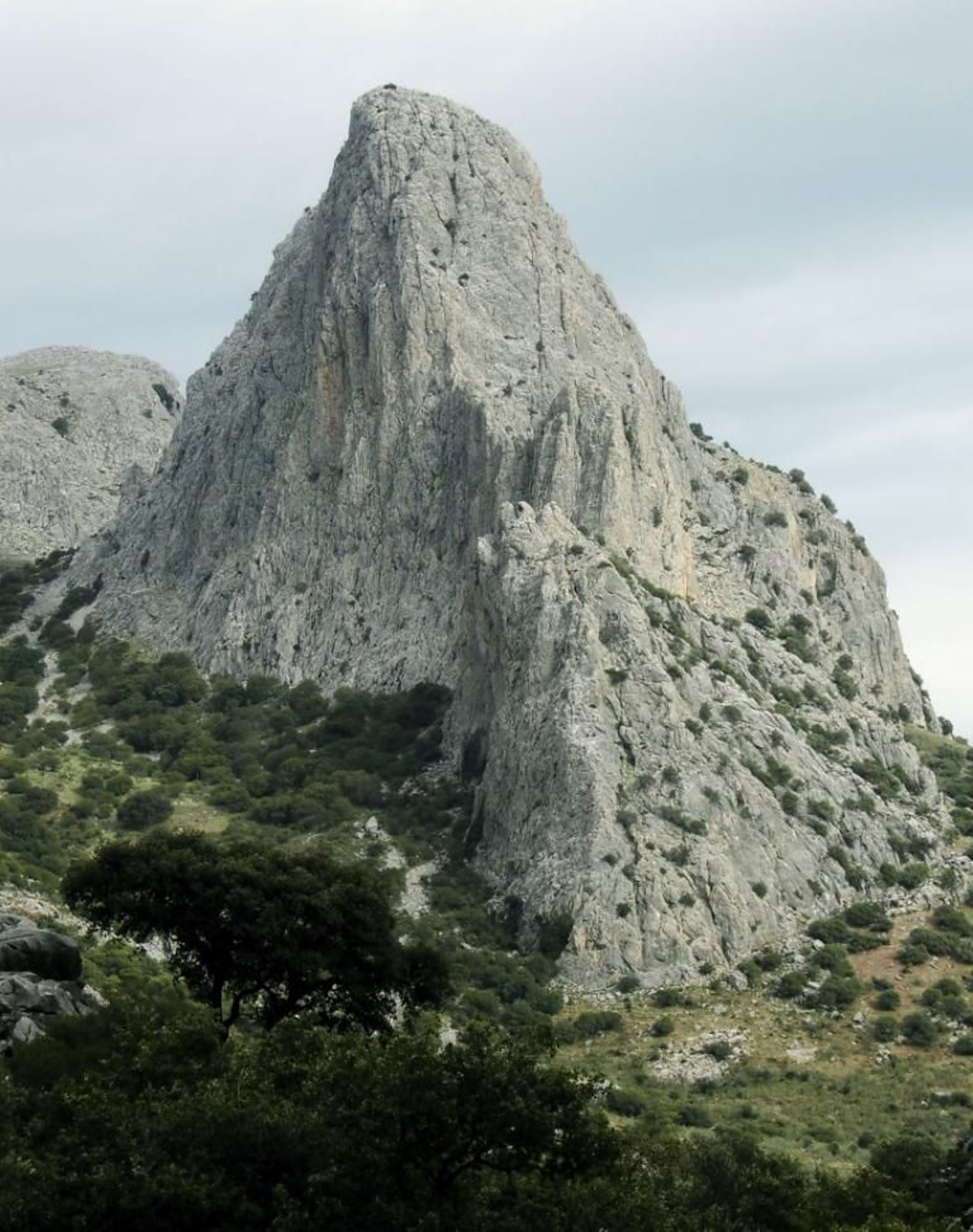 El Tajo de Gómer es el tercero en nuestra ruta y quizás el más impresionante.
