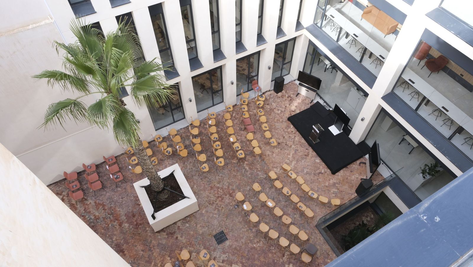 Casa Orozco, nuevo centro de negocios en Vera, en imágenes