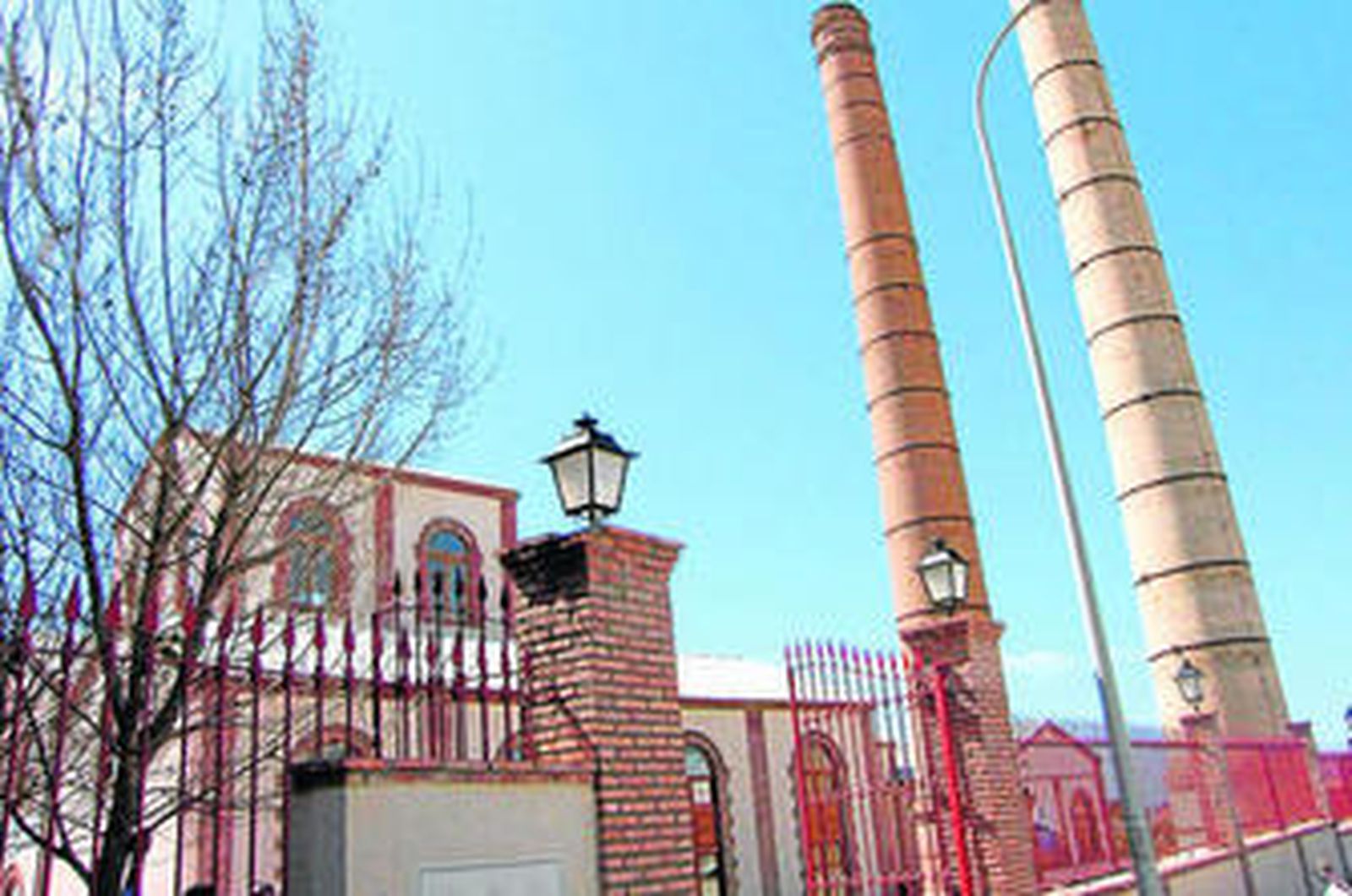 Complejo de La Alcoholera donde se ubican todos los servicios de búsqueda de empleo de Adra.