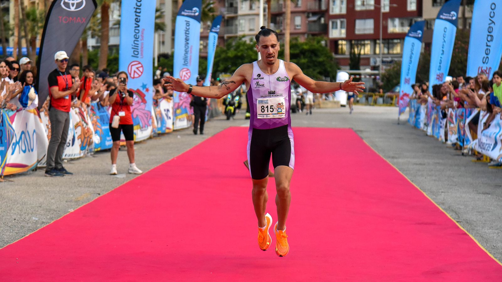 Búscate en la galeria de adultos de la XXI Carrera Popular Puerto Bahía de Algeciras