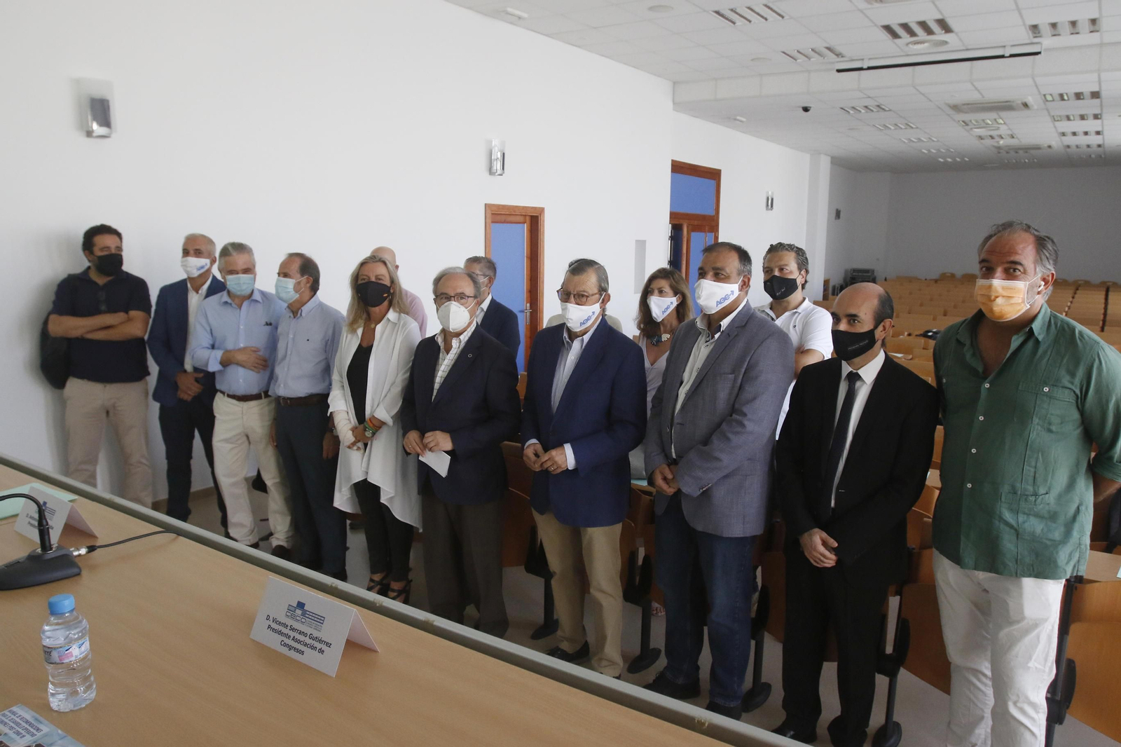 Dirigentes institucionales en la presentación de las jornadas.