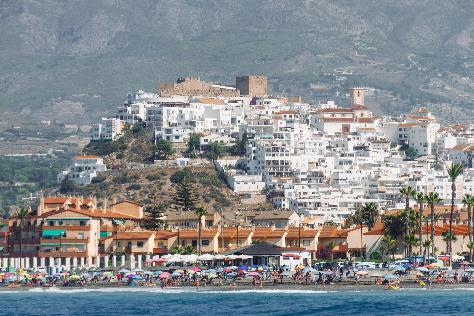 Imágen de archivo de Salobreña vista desde el mar