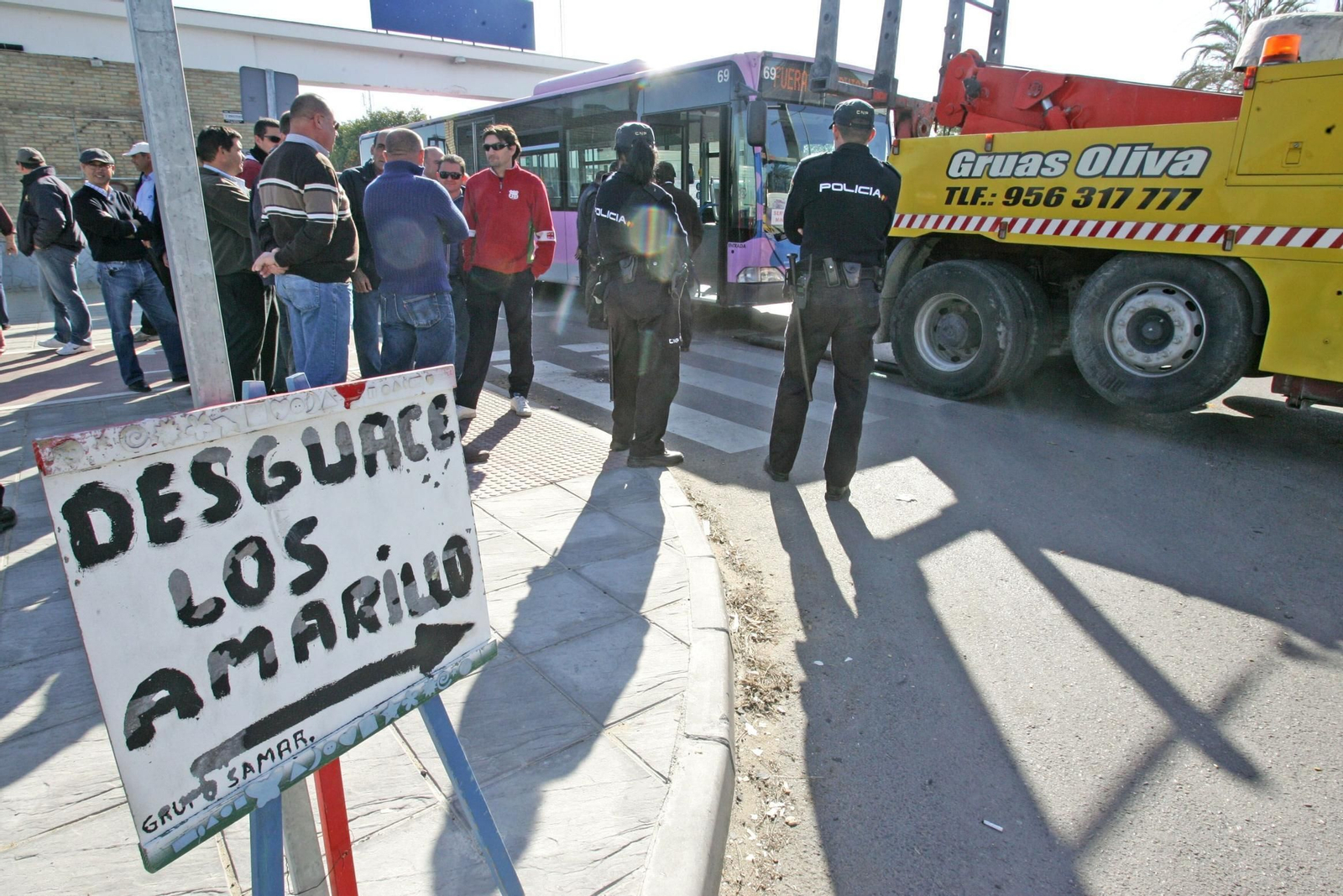 Una de las protestas de los trabajadores del servicio de autobuses durante la gestión de Urbanos Amarillos. Una de las protestas de los trabajadores del servicio de autobuses durante la gestión de Urbanos Amarillos.