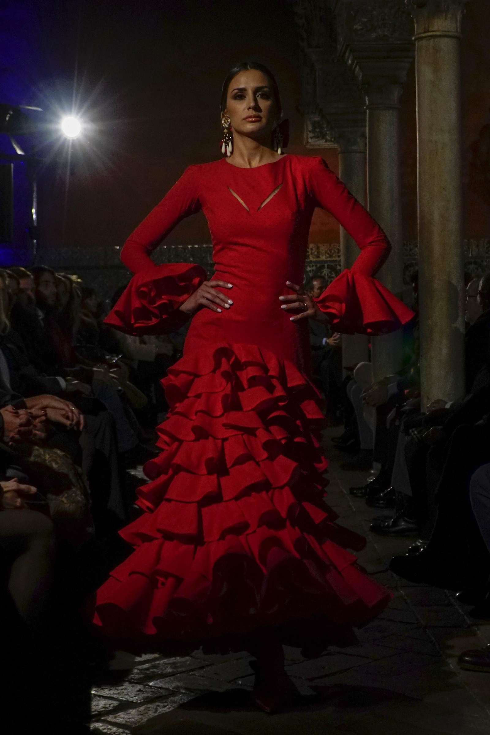 Se abre la temporada de moda flamenca 2020: todas las fotos del desfile de Lina 1960