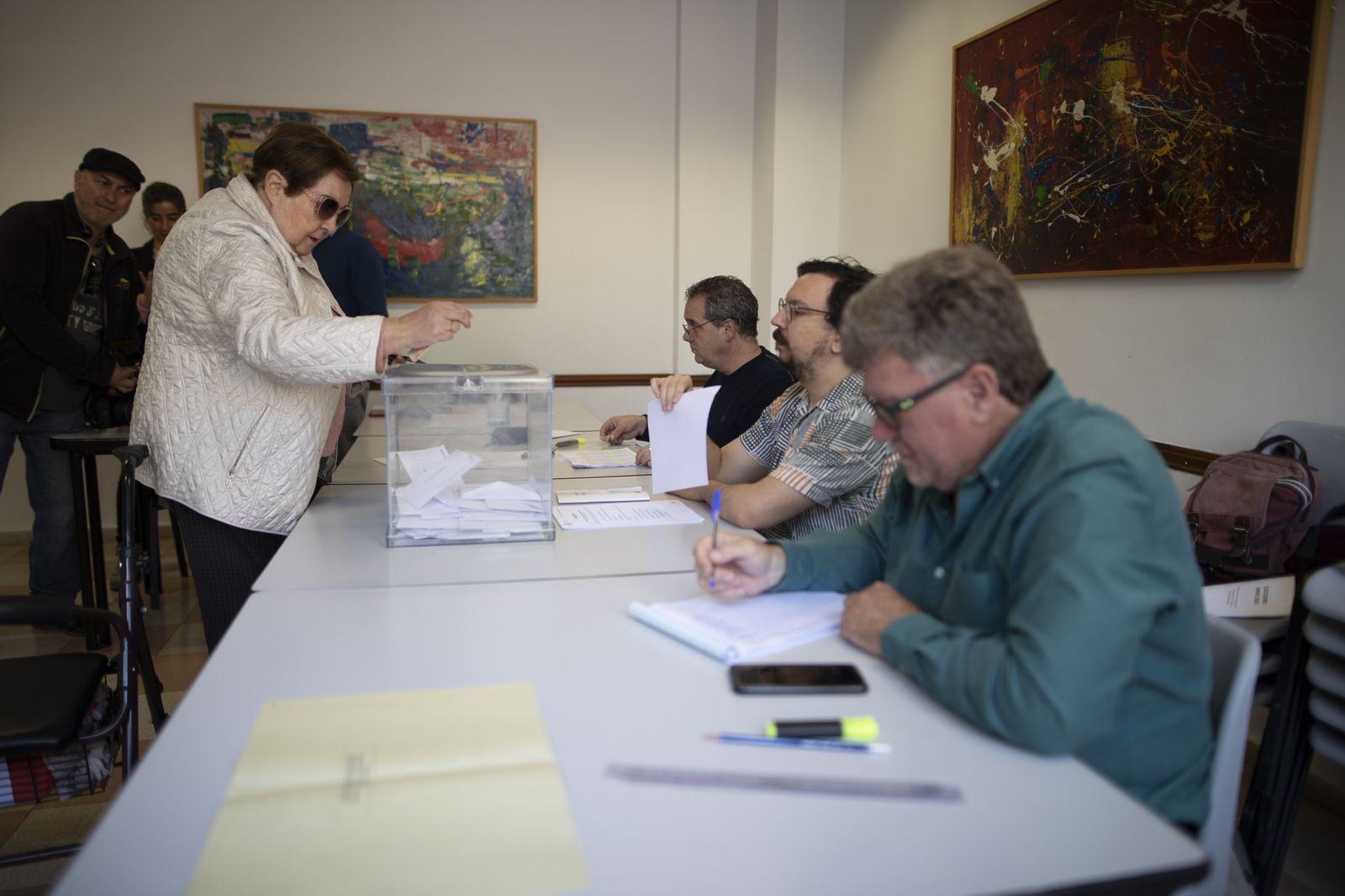 Fotos: así está votando Granada en el inicio de las elecciones municipales 2023