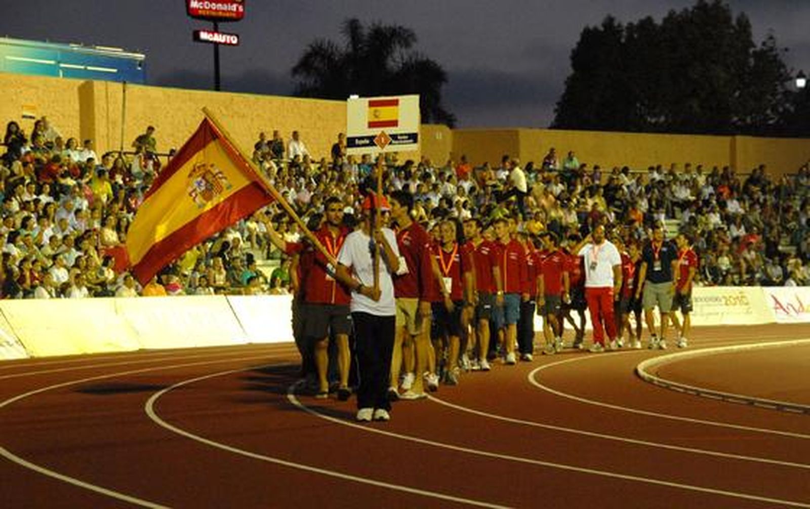 Luz y color en Bahía Sur en la ceremonia de apertura de los XIV Juegos Iberoamericanos San Fernando 2010. 

Foto: Elias Pimentel y Joaquin Pino