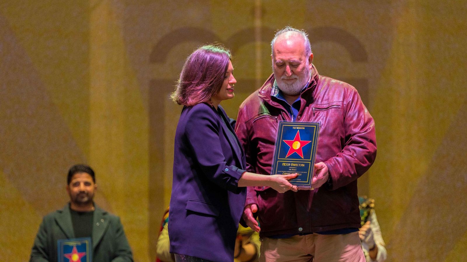 Faly Mosquera, reconocido en la Gala del Carnaval de San Fernando con la Distinción a la Mejor Trayectoria
