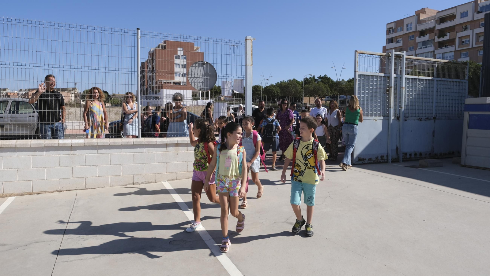 El curso escolar empieza en el Colegio Ginés Morata de Almería, en imágenes