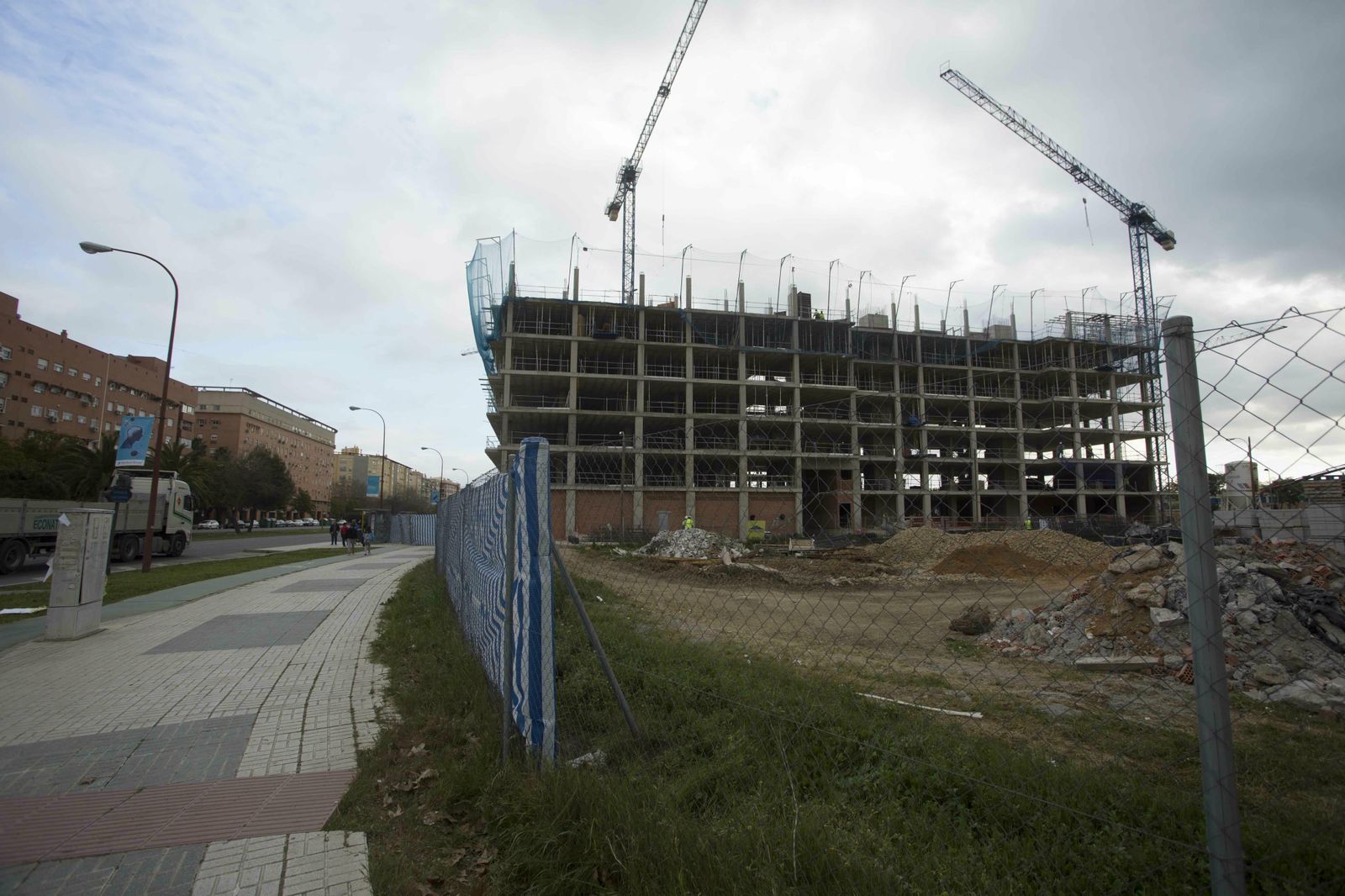 Una de las promociones residenciales de ASG Homes en marcha en la avenida de las Ciencias de Sevilla Este.