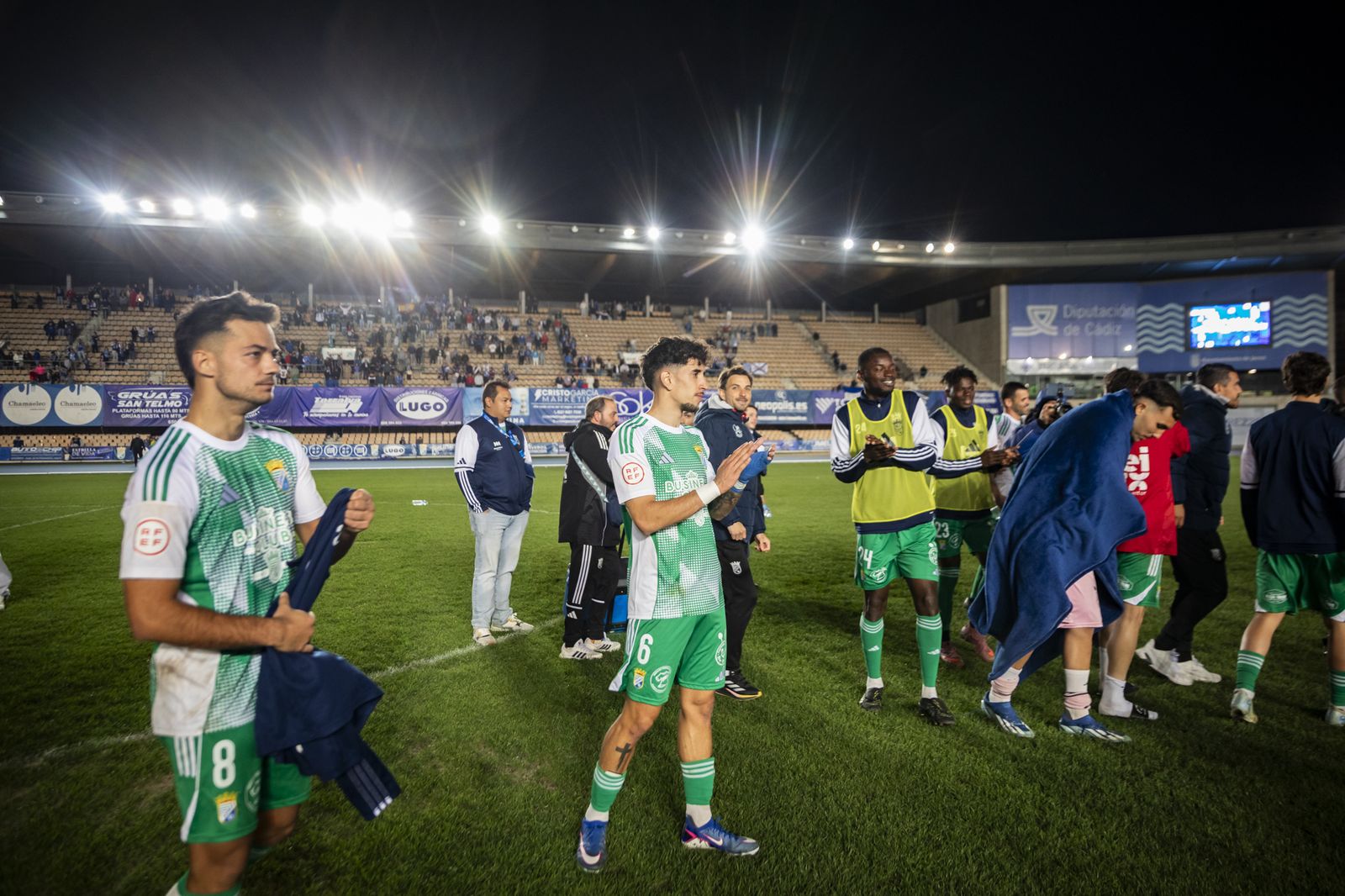 Imágenes del partido entre el Xerez CD y el Yeclano Deportivo en Chapín