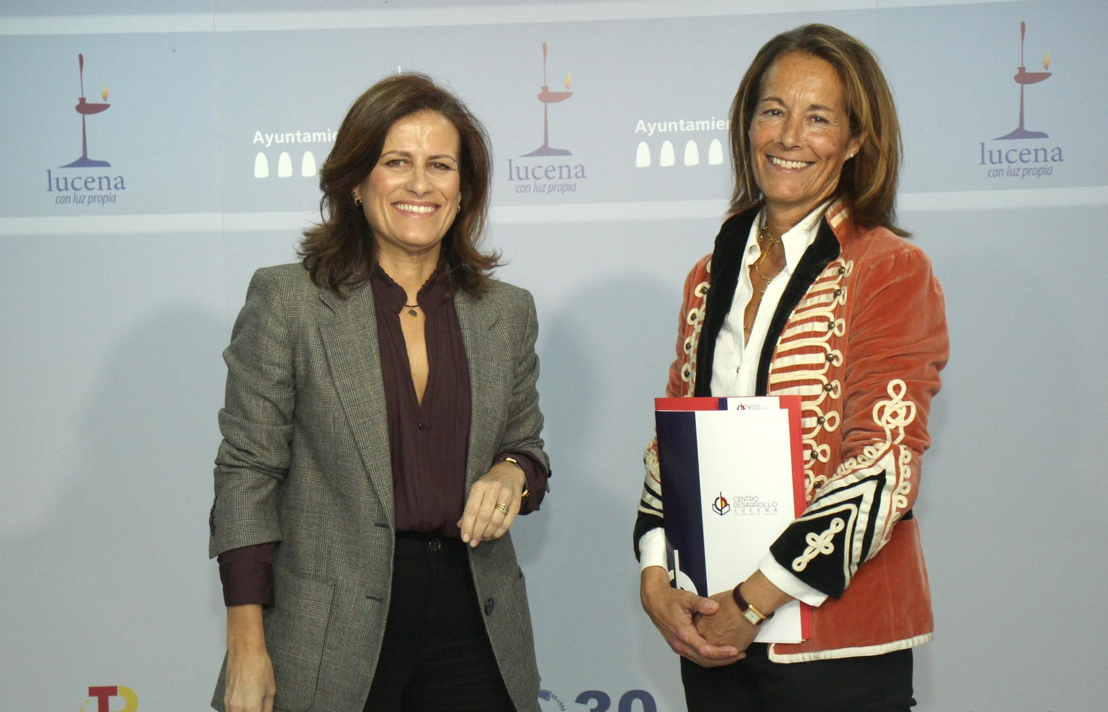 Miriam Ortiz y Maribel Rodríguez presentan el nuevo curso académico. Miriam Ortiz y Maribel Rodríguez presentan el nuevo curso académico.