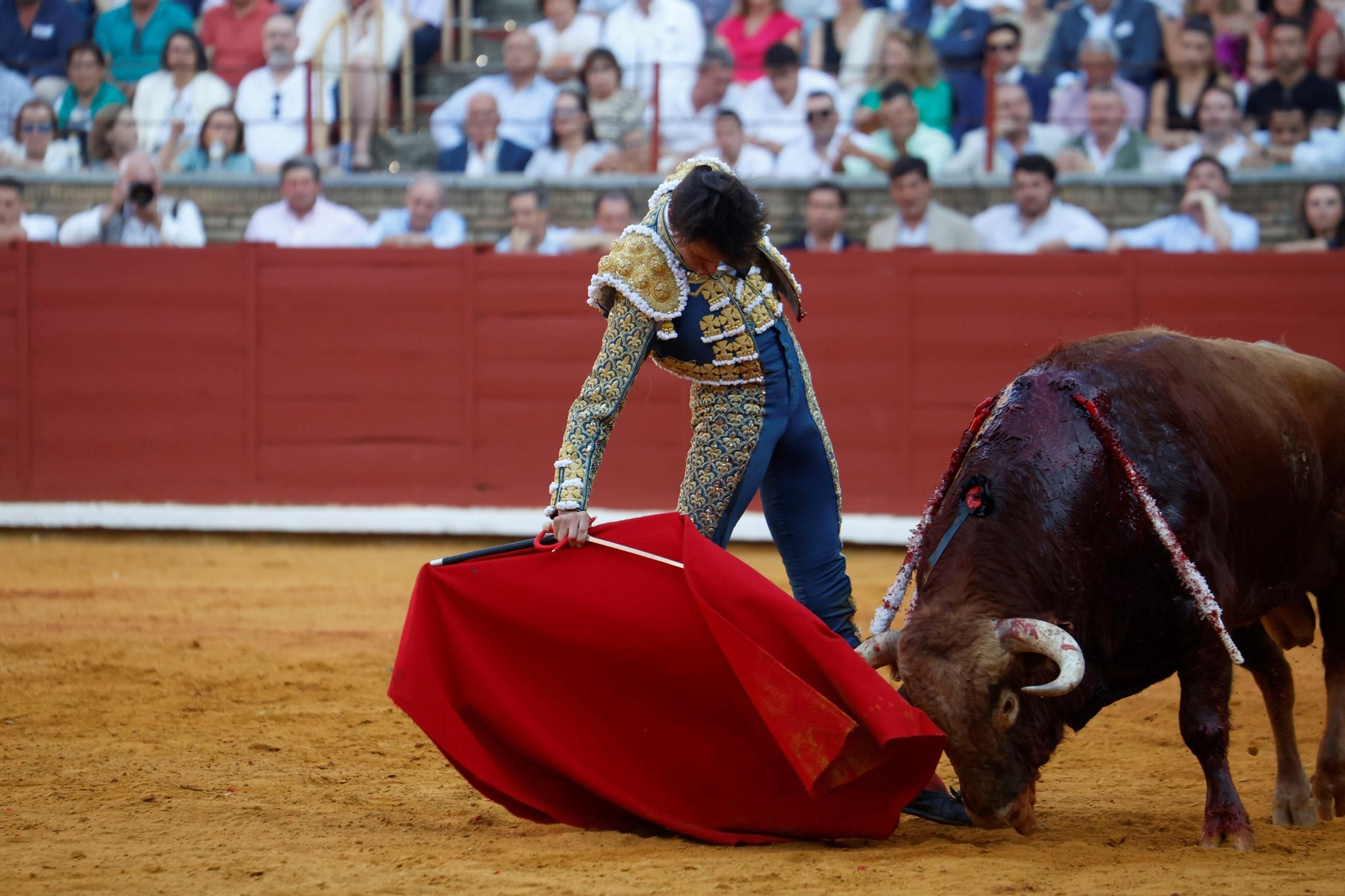 Manuel Román, Juan Ortega y Roca Rey, en la plaza de toros de Córdoba
