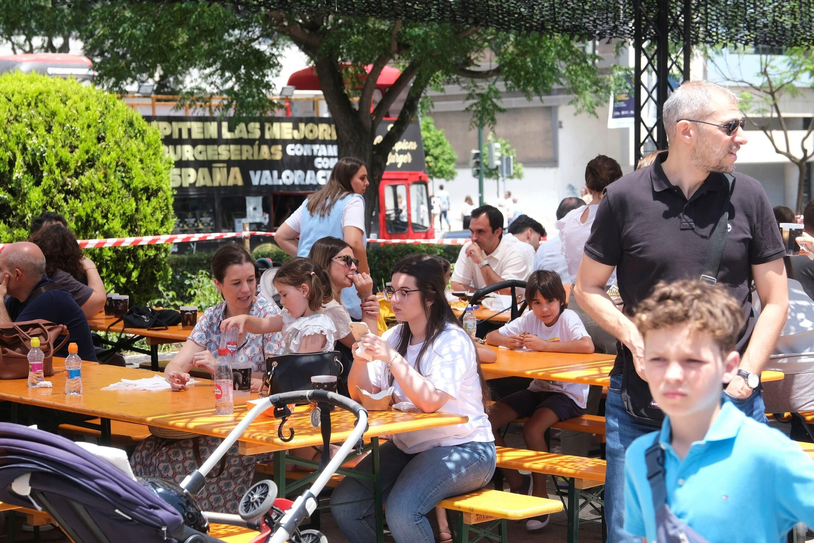 The Champions Burger vuelve a llenar El Vial de Córdoba en su primera jornada de tarde, en imágenes