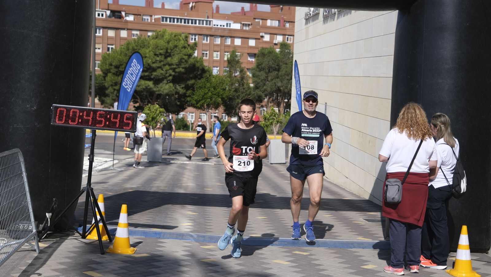 Imágenes de la II Carrera Sin Humo, en Almería