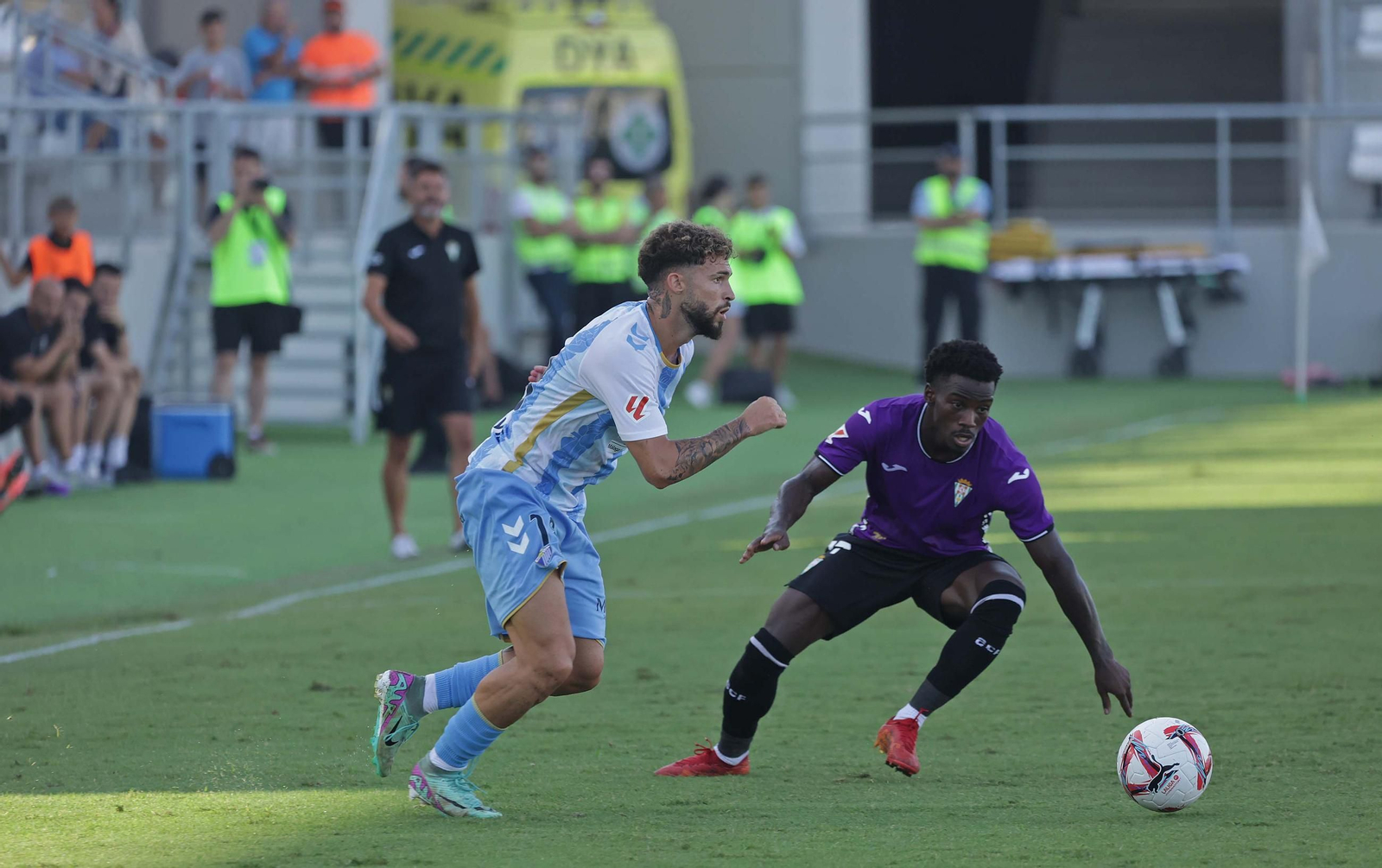Las mejores fotos del Málaga CF - Córdoba CF celebrado en el Ciudad de La Línea