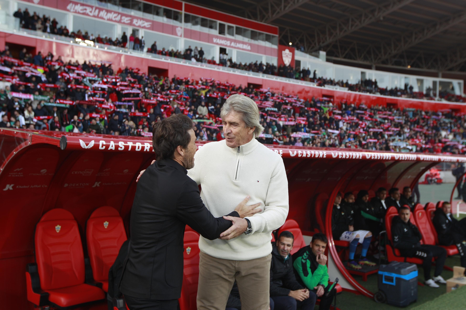 Imágenes del partido de fútbol U.D. Almería-Real Betis Balompié
