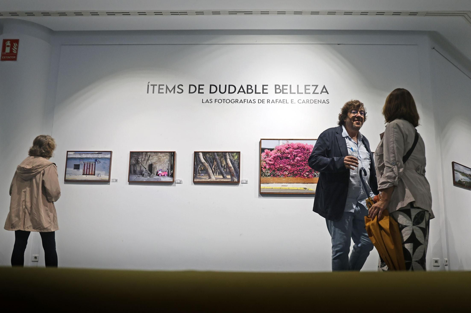 Imágenes de la exposición fotográfica 'Ítems de dudable belleza' del fotógrafo Rafael E.Cárdenas
