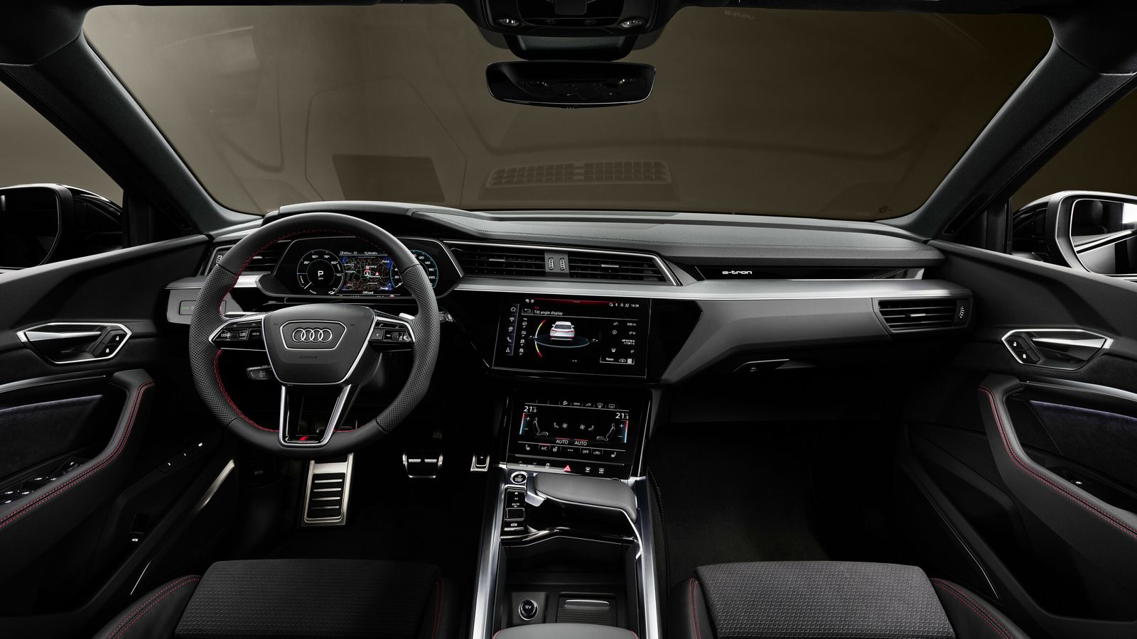 El acabado del interior también marca diferencias respecto a otros Q8 e-tron estándar.