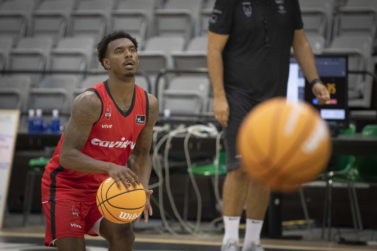 Las mejores imágenes del primer entrenamiento del Covirán Granada