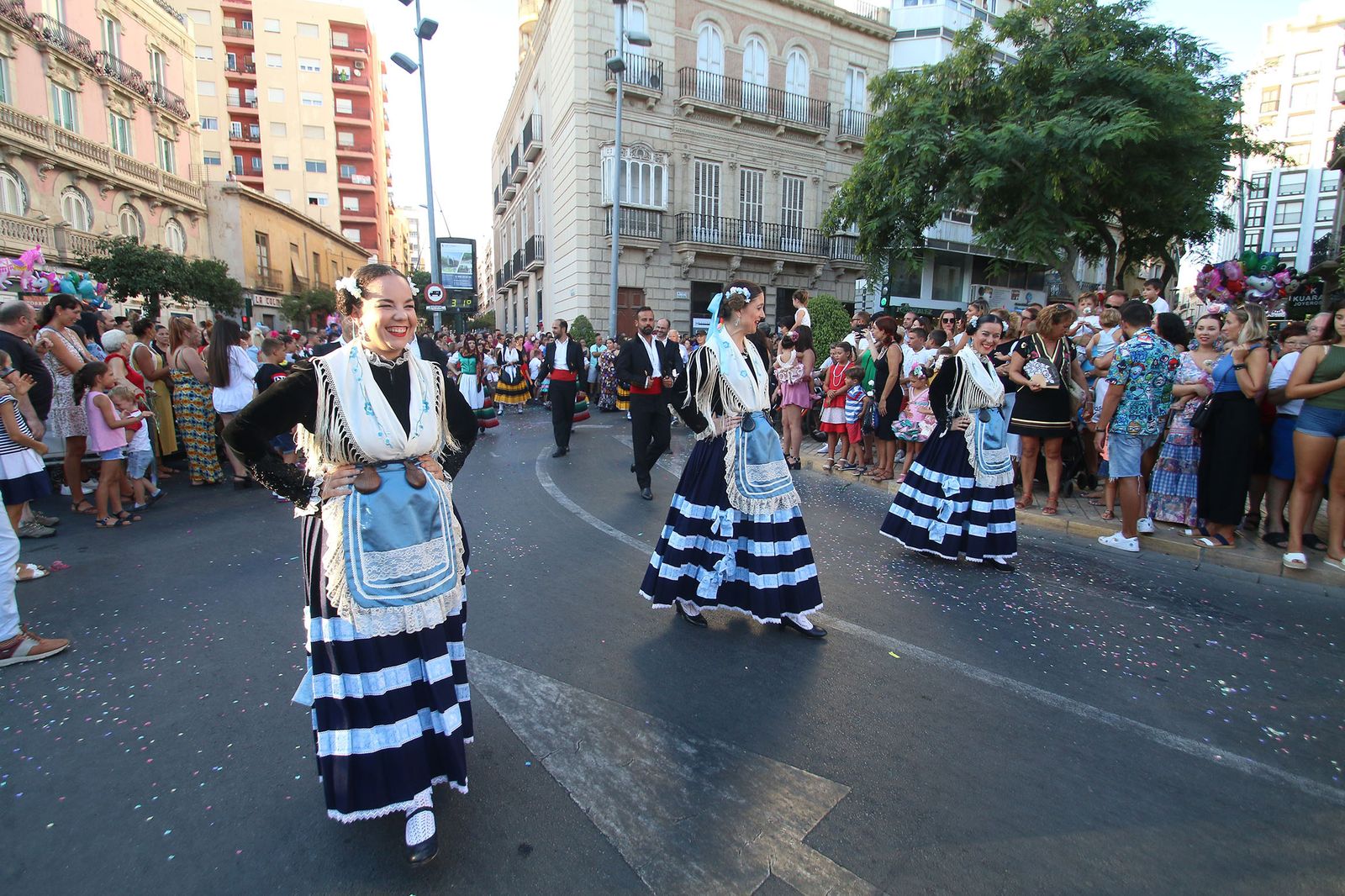 Fotogalería de la Batalla de Flores. Feria de Almería 2019