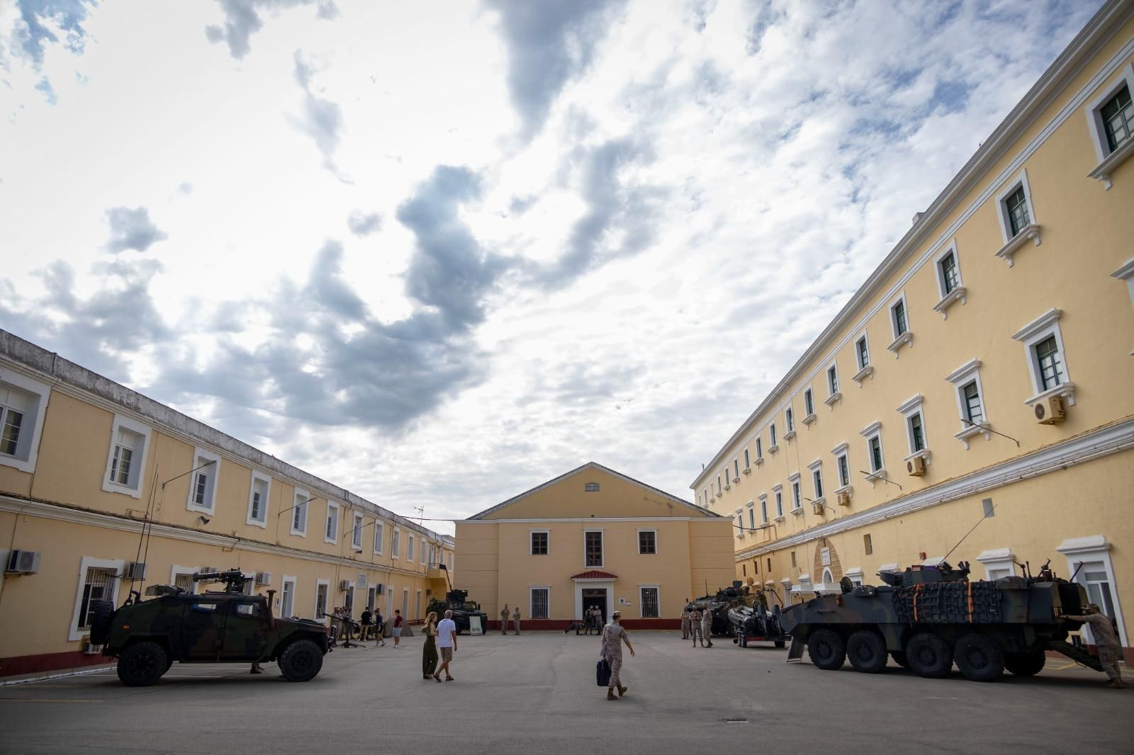 Las imágenes de la celebración del Día de las Fuerzas Armadas en San Fernando