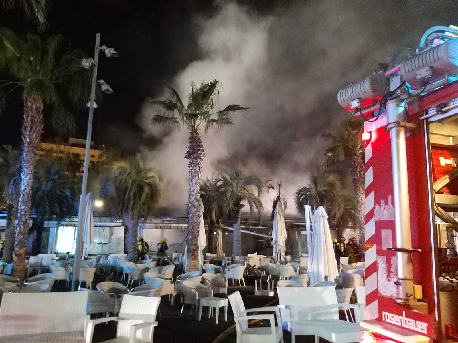 Las fotos de la terraza de un restaurante calcinada tras un incendio