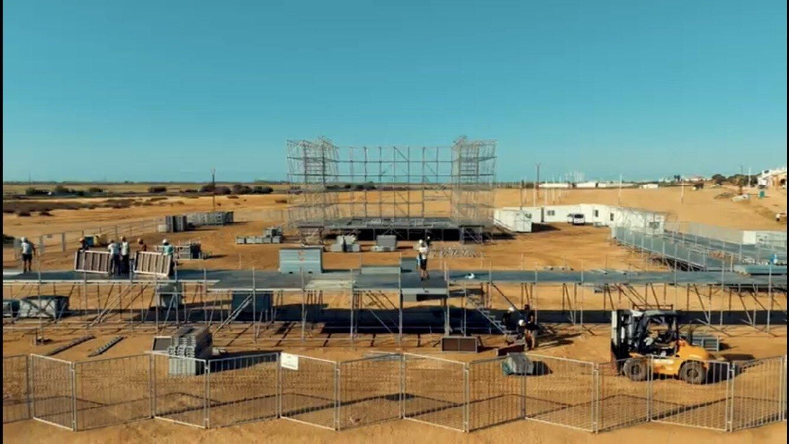 Montaje del recinto donde se va a celebrar el festival