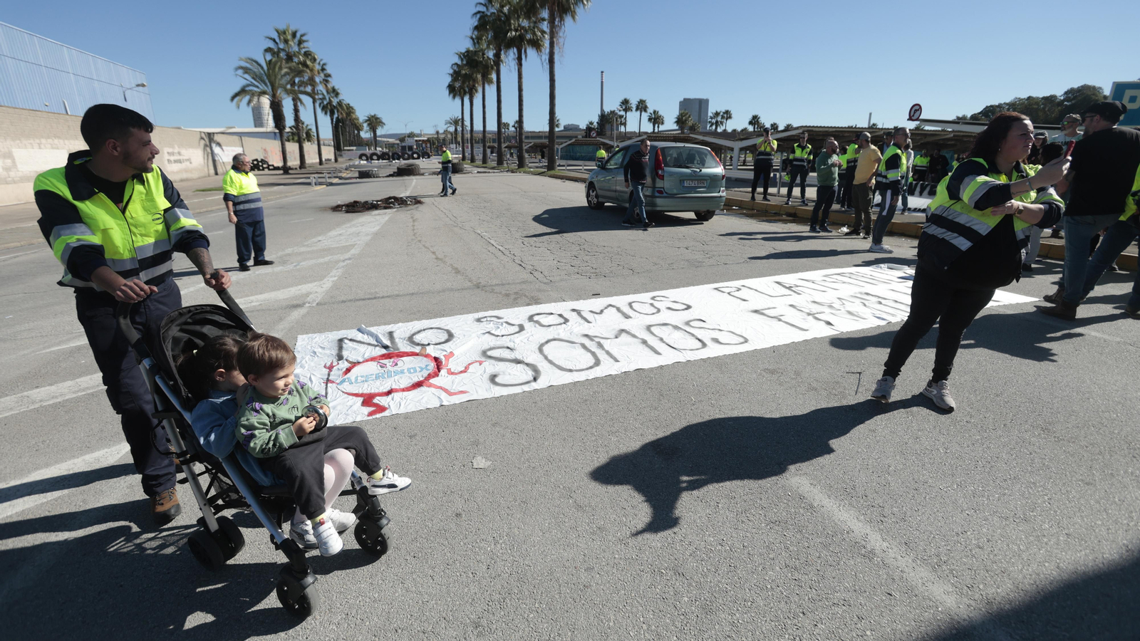 Las fotos de la manifestación de familiares y trabajadores de Acerinox
