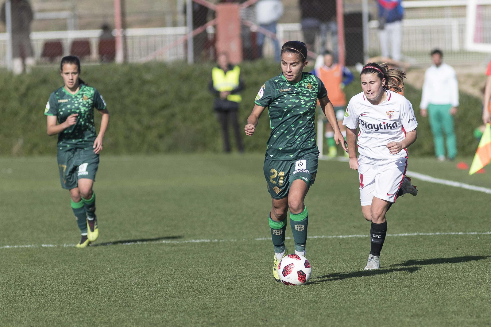 Las imágenes del derbi femenino Sevilla-Betis