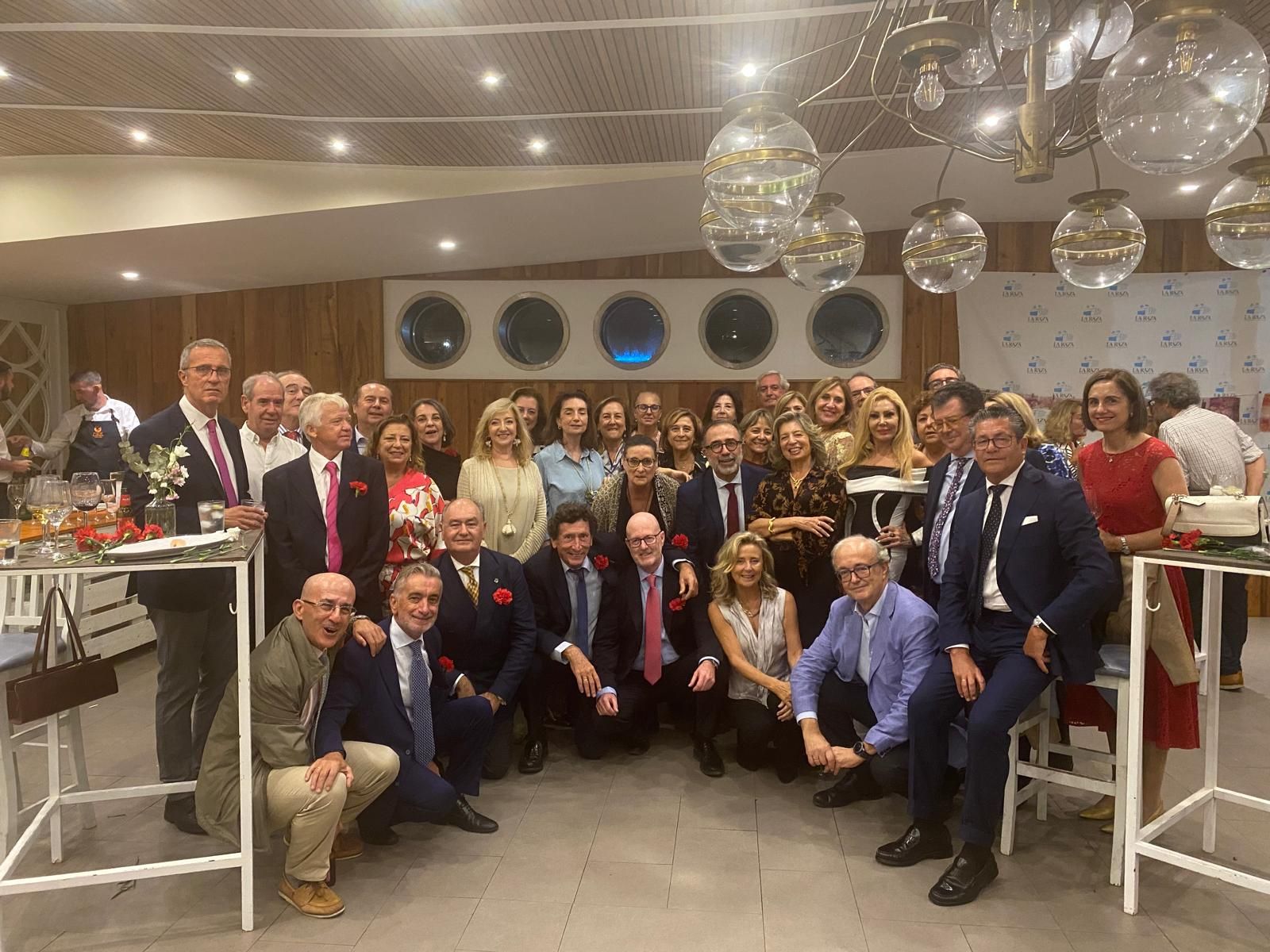 Foto de familia de la promoción de Derecho 1979-84