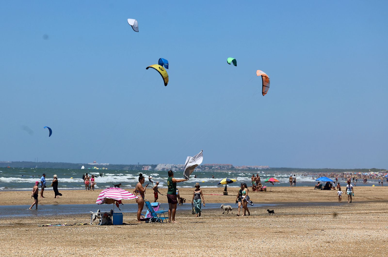 Imágenes veraniegas en Punta Umbría y en las playas de El Portil y La Bota