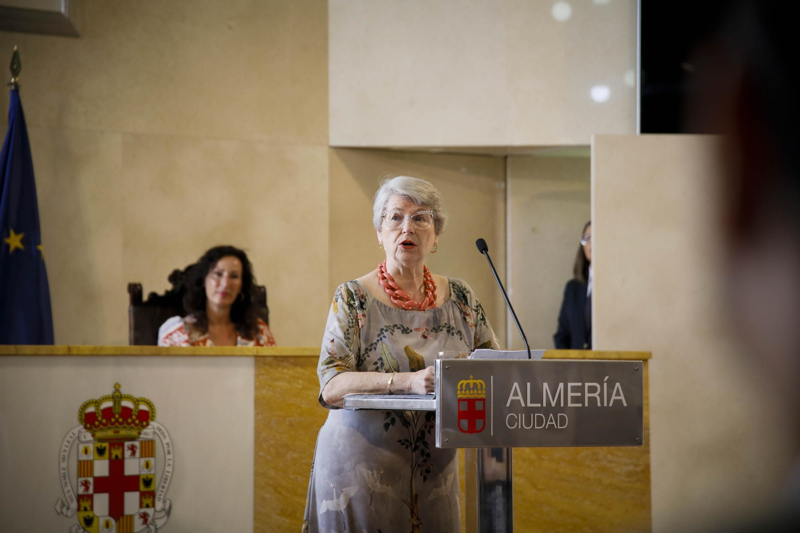 Placa de memoria histórica en el monumento de los coloraos, en imágenes
