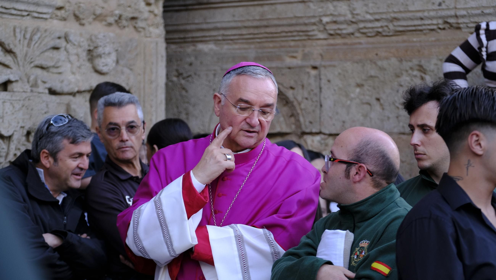 Estudiantes en la Semana Santa de Almería 2025