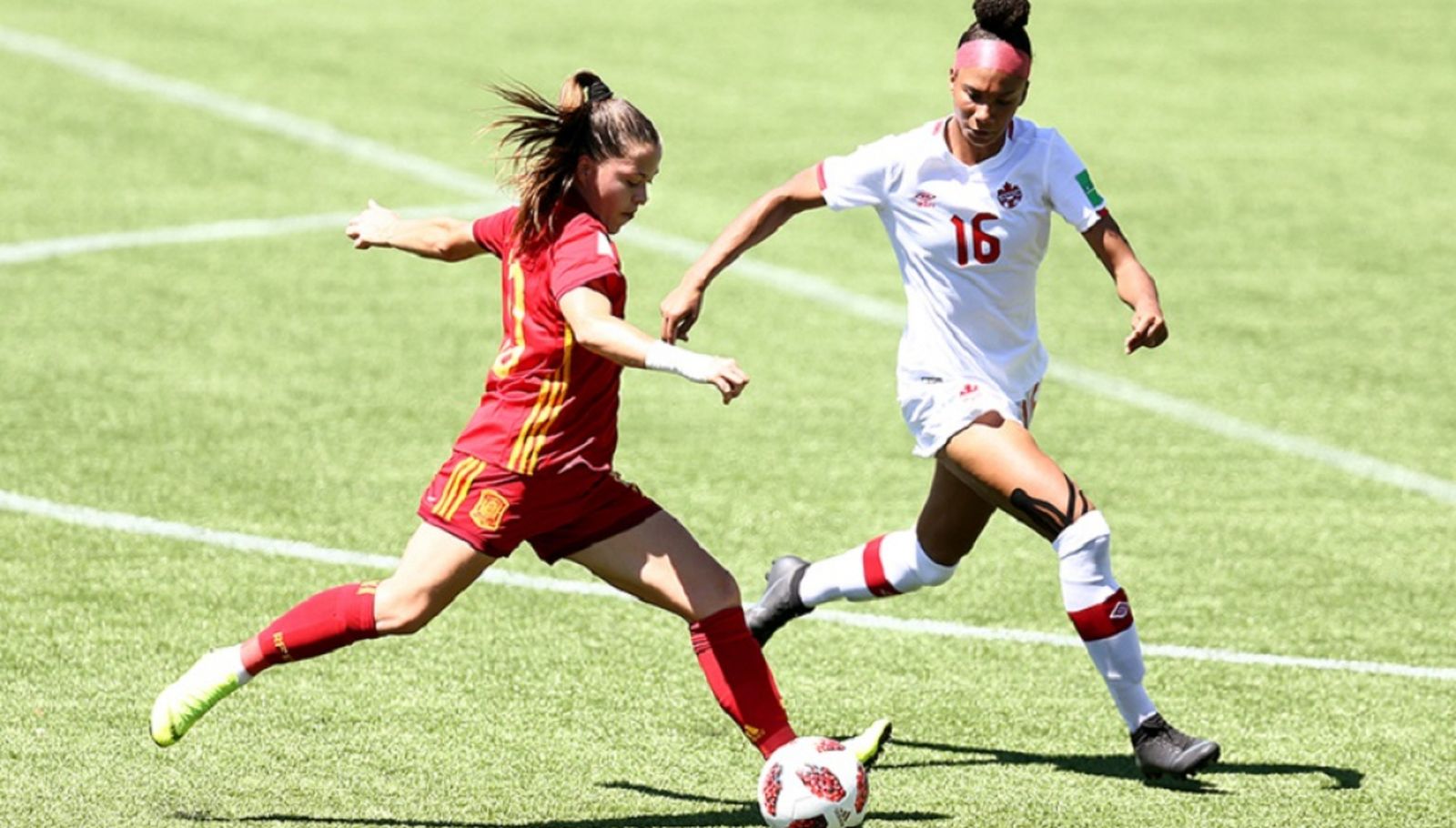 Claudia Pina, en un partido de las selecciones inferiores.