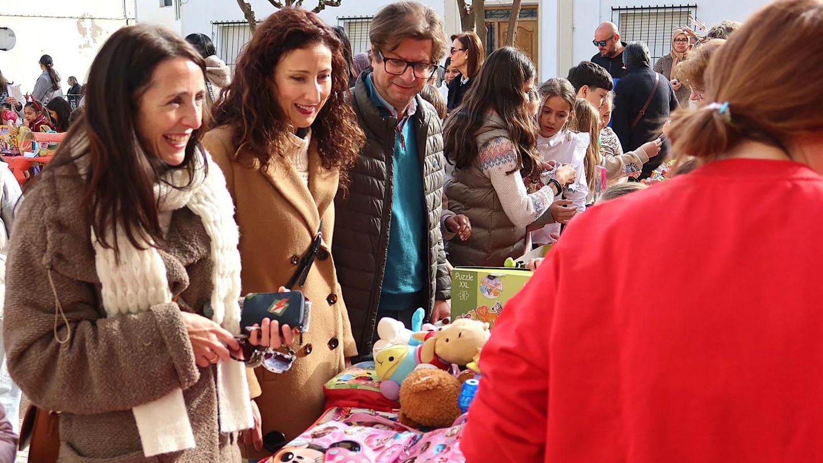 El Ayuntamiento de Vera estuvo presente en el IV Mercadillo Navideño de Vera.