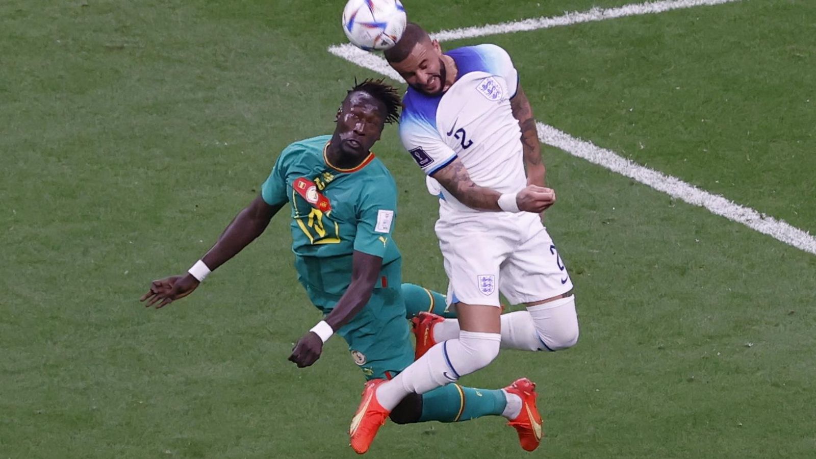 Diédhiou destaca por su juego aéreo y su potencia física.