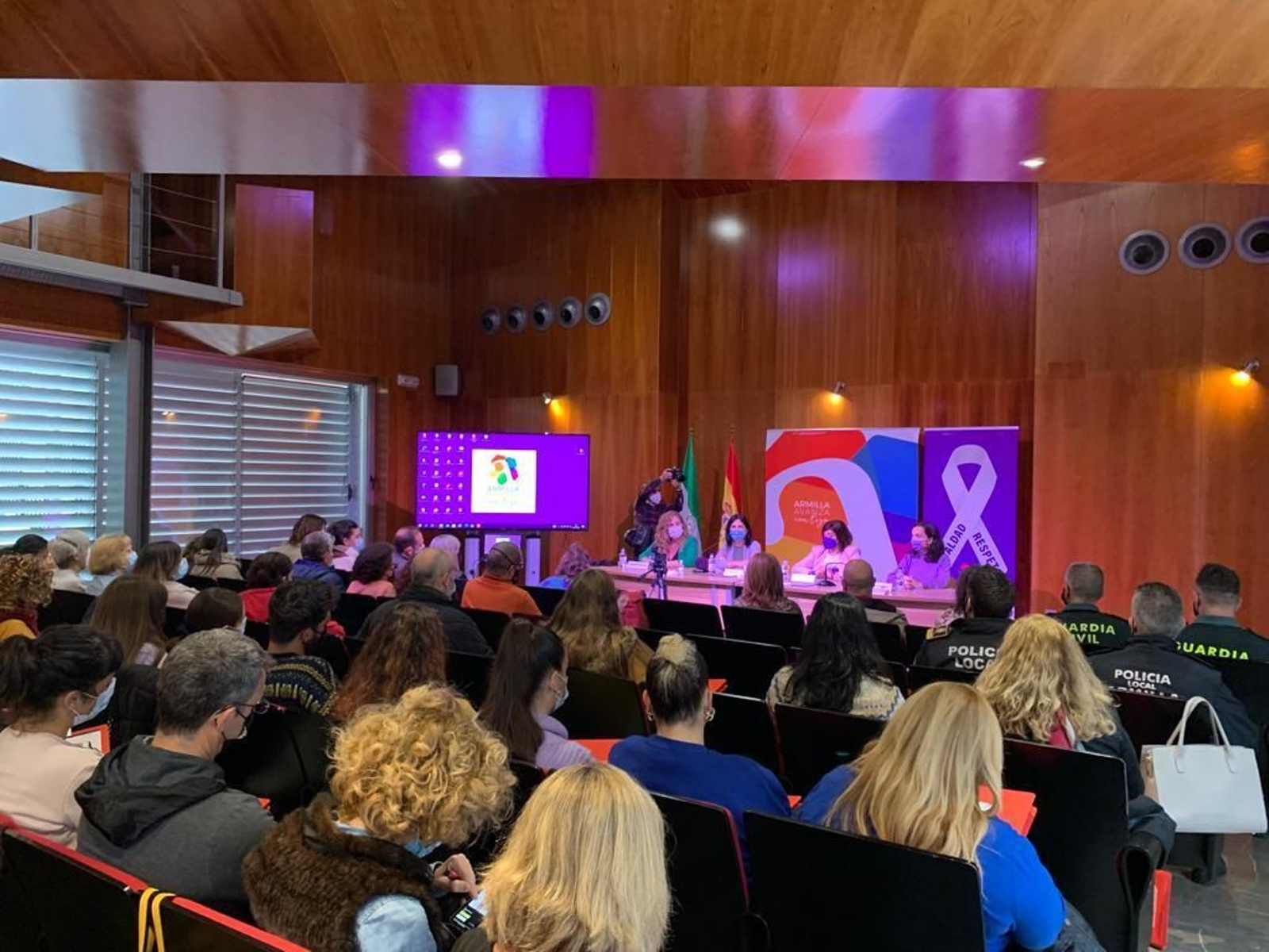 Fotos: las imágenes de la mañana del Día Internacional por la Eliminación de la Violencia Contra las Mujeres en Granada