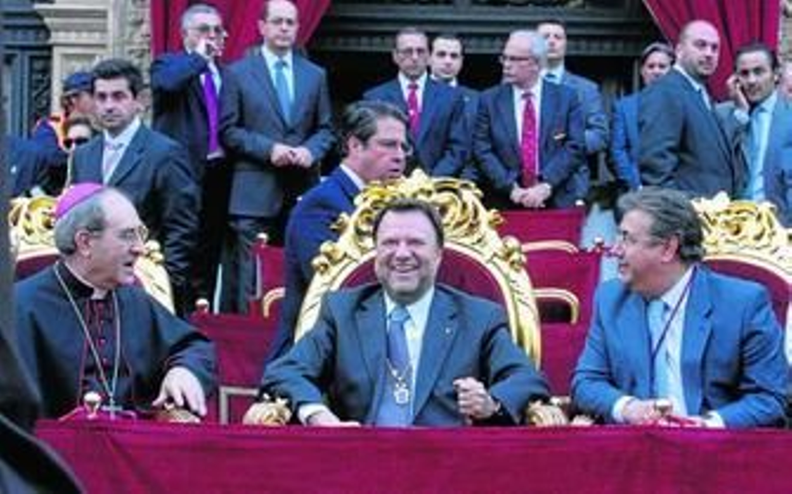 Sonrisas en tiempos de pugna