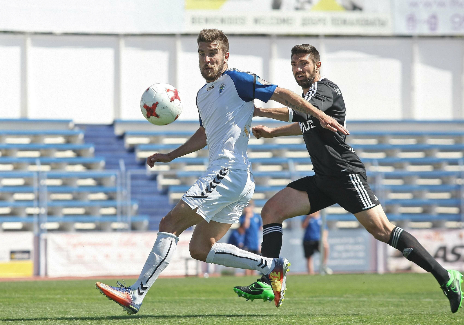 Francis Ferrón y Olmo, en el Marbella-Balona del curso pasado