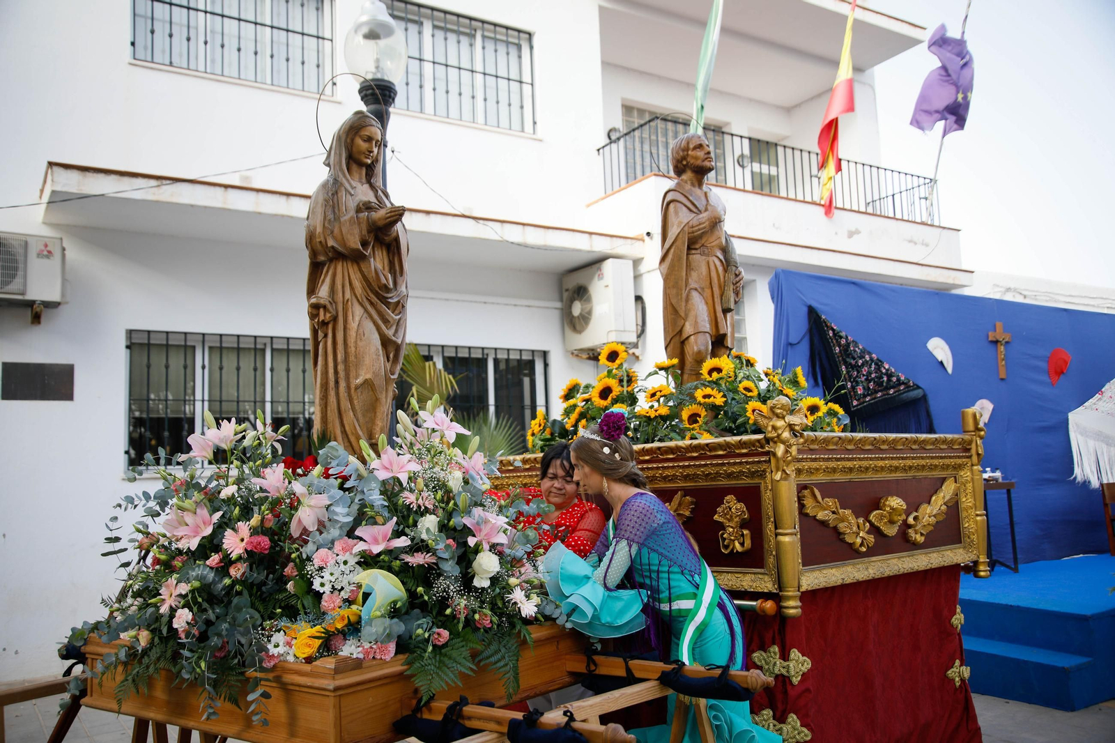 Ofrenda floral y misa durante la última jornada de las fiestas de Campohermoso Ofrenda floral y misa durante la última jornada de las fiestas de Campohermoso