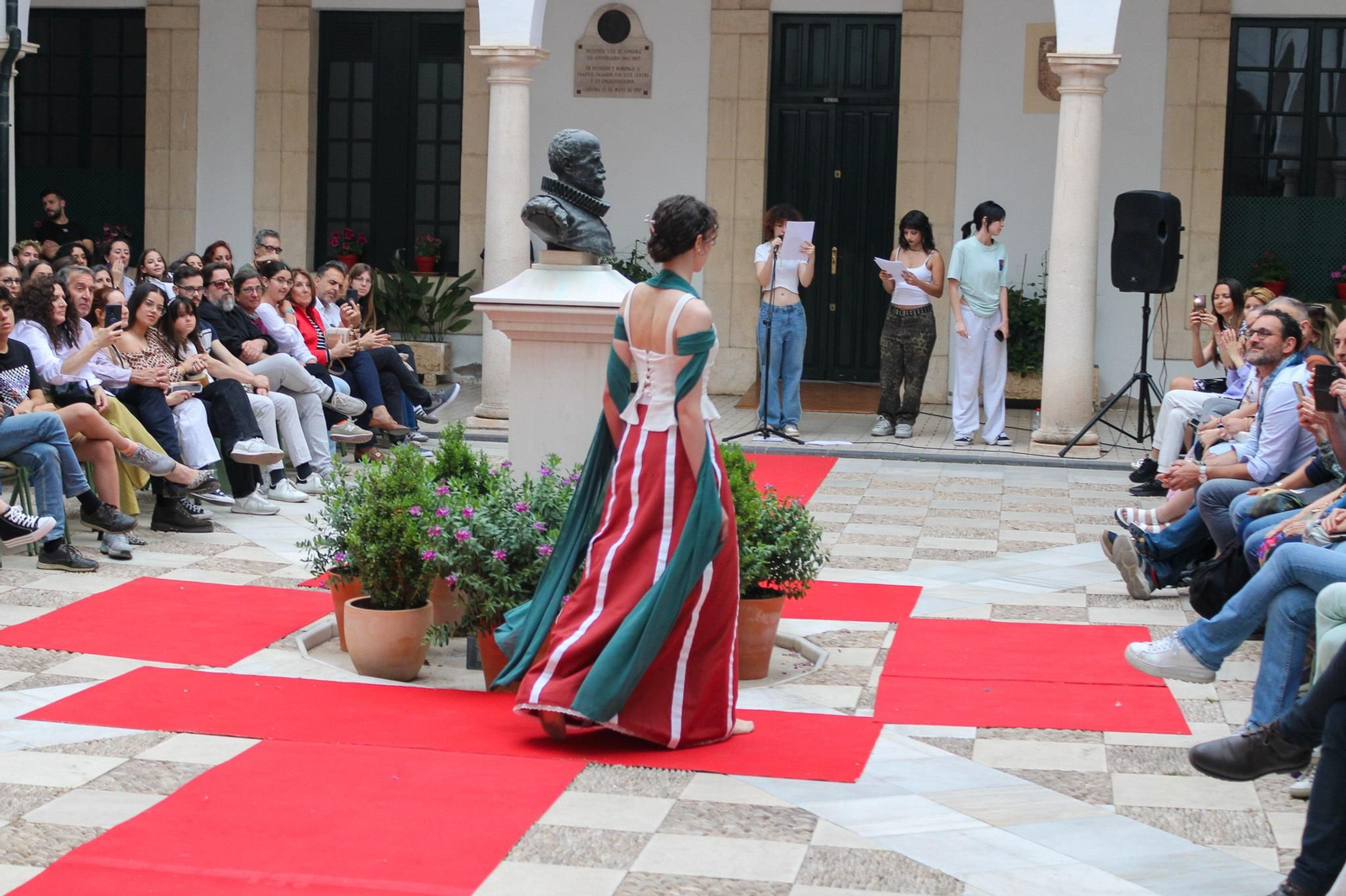 El segundo Desfile Arte Moda del instituto Góngora de Córdoba, en imágenes