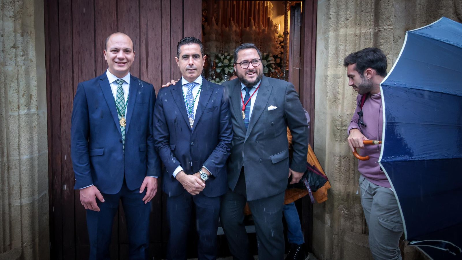 Imágenes de la visita a los templos tras el aplazamiento de la Magna Mariana de Jerez