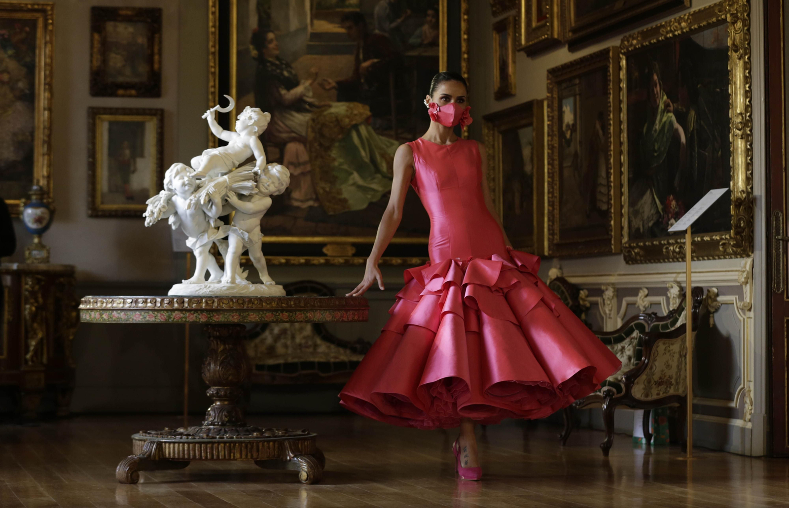 Las imágenes del desfile Úniqo Qlamenco. Diseño de Juan Manuel Delgado.