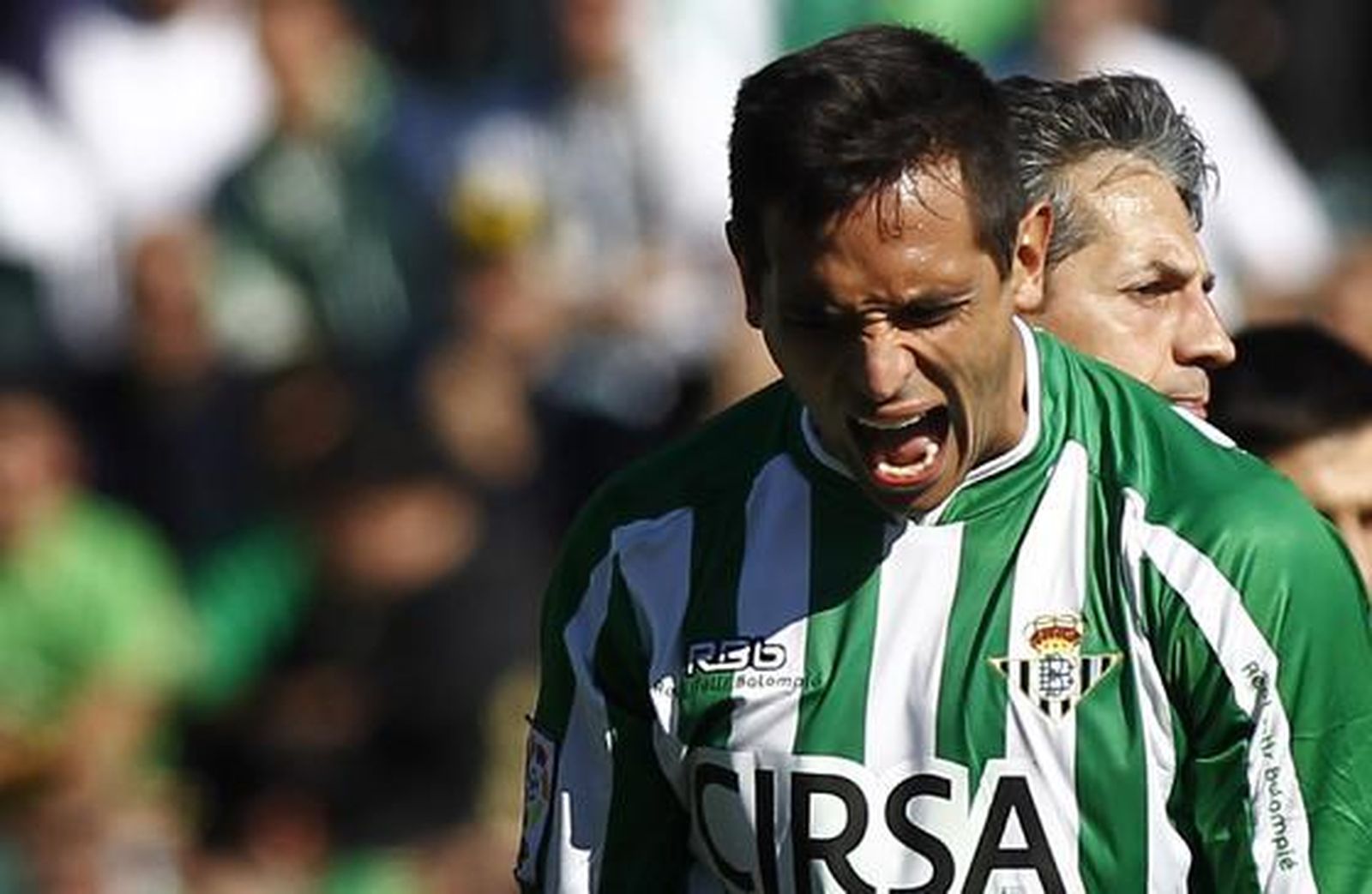 El Granada aprovecha el empuje del nuevo entrenador para vencer al Betis, que realizó una mala primera parte.  Foto: Antonio Pizarro