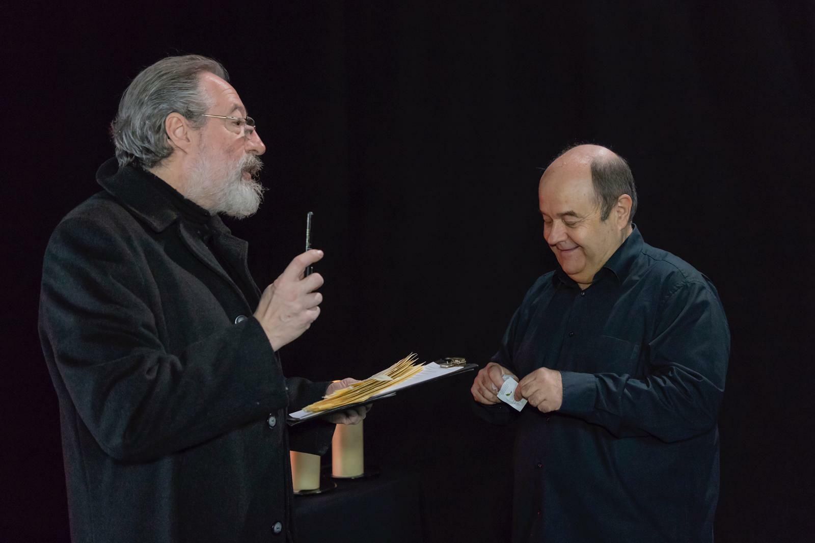 Luis José Grande Septién y Carlos Taillefer, durante el rodaje de 'Por la gracia del hombre'.